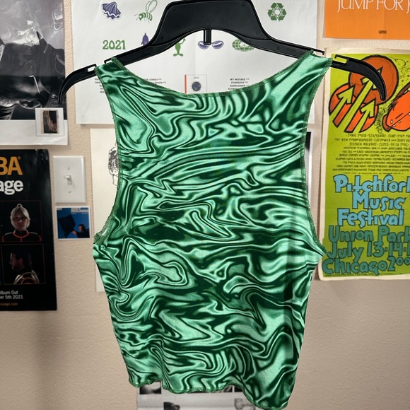 Patterned Tank Top 🎱 - Picture 2 of 5